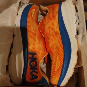 BRAND NEW IN BOX HOKA ONE ONE CLIFTON 9 VIBRANT ORANGE IMPALA MENS SIZE 11 D